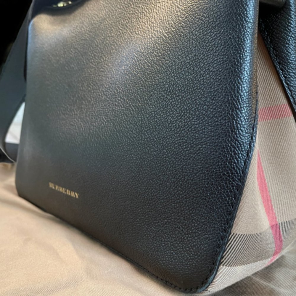 COPY - AUTHENTIC BURBERRY HELMSLEY SOFT-GRAIN CROSSBODY PURSE (BLACK)